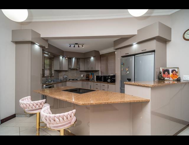 5 BEDROOM HOUSE FOR SALE IN WESTVILLE